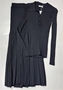 {{productViewItem.photos[photoViewList.activeNavIndex].Alt || productViewItem.photos[photoViewList.activeNavIndex].Description || 'Костюм MIU MIU'}}