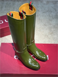 {{productViewItem.photos[photoViewList.activeNavIndex].Alt || productViewItem.photos[photoViewList.activeNavIndex].Description || 'Сапоги GUCCI'}}