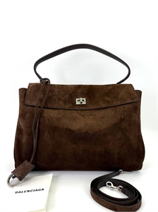 {{productViewItem.photos[photoViewList.activeNavIndex].Alt || productViewItem.photos[photoViewList.activeNavIndex].Description || 'Сумка BALENCIAGA'}}