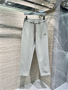 {{productViewItem.photos[photoViewList.activeNavIndex].Alt || productViewItem.photos[photoViewList.activeNavIndex].Description || 'Штаны LP'}}