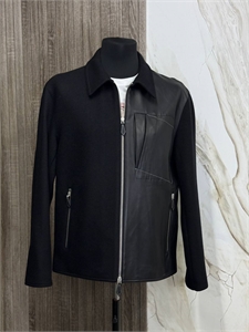 {{productViewItem.photos[photoViewList.activeNavIndex].Alt || productViewItem.photos[photoViewList.activeNavIndex].Description || 'Кожаная куртка HERMES'}}