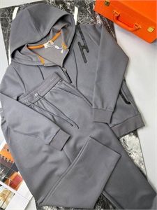 {{productViewItem.photos[photoViewList.activeNavIndex].Alt || productViewItem.photos[photoViewList.activeNavIndex].Description || 'Костюм HERMES'}}