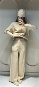 {{productViewItem.photos[photoViewList.activeNavIndex].Alt || productViewItem.photos[photoViewList.activeNavIndex].Description || 'Костюм LORO PIANA'}}