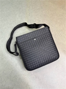 {{productViewItem.photos[photoViewList.activeNavIndex].Alt || productViewItem.photos[photoViewList.activeNavIndex].Description || 'Сумка BV'}}