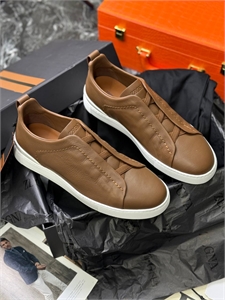 {{productViewItem.photos[photoViewList.activeNavIndex].Alt || productViewItem.photos[photoViewList.activeNavIndex].Description || 'Кеды ZEGNA'}}