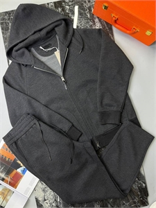 {{productViewItem.photos[photoViewList.activeNavIndex].Alt || productViewItem.photos[photoViewList.activeNavIndex].Description || 'Спортивный костюм TOM FORD'}}