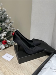 {{productViewItem.photos[photoViewList.activeNavIndex].Alt || productViewItem.photos[photoViewList.activeNavIndex].Description || 'Туфли YSL'}}