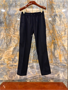 {{productViewItem.photos[photoViewList.activeNavIndex].Alt || productViewItem.photos[photoViewList.activeNavIndex].Description || 'Брюки DG'}}