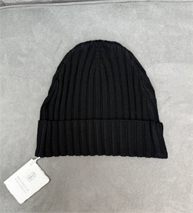 {{productViewItem.photos[photoViewList.activeNavIndex].Alt || productViewItem.photos[photoViewList.activeNavIndex].Description || 'Шапка BC'}}