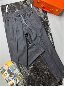 {{productViewItem.photos[photoViewList.activeNavIndex].Alt || productViewItem.photos[photoViewList.activeNavIndex].Description || 'Брюки KITON'}}