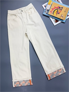 {{productViewItem.photos[photoViewList.activeNavIndex].Alt || productViewItem.photos[photoViewList.activeNavIndex].Description || 'Джинсы HERMES'}}