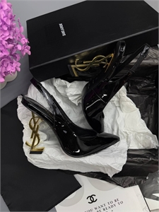 {{productViewItem.photos[photoViewList.activeNavIndex].Alt || productViewItem.photos[photoViewList.activeNavIndex].Description || 'Туфли YSL'}}