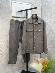 {{productViewItem.photos[photoViewList.activeNavIndex].Alt || productViewItem.photos[photoViewList.activeNavIndex].Description || 'Прогулочный костюм LP'}}