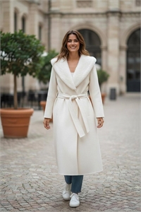 {{productViewItem.photos[photoViewList.activeNavIndex].Alt || productViewItem.photos[photoViewList.activeNavIndex].Description || 'Пальто LORO PIANA'}}