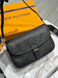 {{productViewItem.photos[photoViewList.activeNavIndex].Alt || productViewItem.photos[photoViewList.activeNavIndex].Description || 'Сумка LOUIS VUITTON'}}