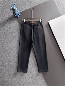 {{productViewItem.photos[photoViewList.activeNavIndex].Alt || productViewItem.photos[photoViewList.activeNavIndex].Description || 'Брюки ZEGNA'}}