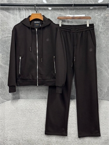 {{productViewItem.photos[photoViewList.activeNavIndex].Alt || productViewItem.photos[photoViewList.activeNavIndex].Description || 'Прогулочный костюм ZEGNA'}}