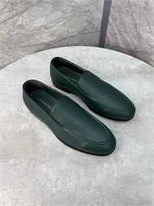 {{productViewItem.photos[photoViewList.activeNavIndex].Alt || productViewItem.photos[photoViewList.activeNavIndex].Description || 'Лоферы SR'}}