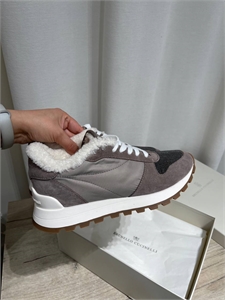 {{productViewItem.photos[photoViewList.activeNavIndex].Alt || productViewItem.photos[photoViewList.activeNavIndex].Description || 'Кроссовки BRUNELLO CUCINELLI'}}