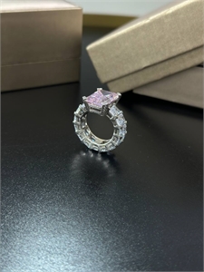 {{productViewItem.photos[photoViewList.activeNavIndex].Alt || productViewItem.photos[photoViewList.activeNavIndex].Description || 'Кольцо GRAFF'}}