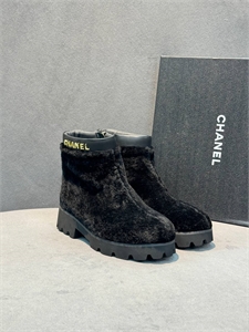 {{productViewItem.photos[photoViewList.activeNavIndex].Alt || productViewItem.photos[photoViewList.activeNavIndex].Description || 'Ботинки CHANEL'}}