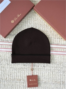 {{productViewItem.photos[photoViewList.activeNavIndex].Alt || productViewItem.photos[photoViewList.activeNavIndex].Description || 'Шапка LP'}}