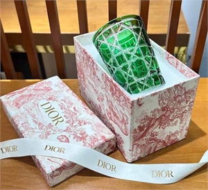 {{productViewItem.photos[photoViewList.activeNavIndex].Alt || productViewItem.photos[photoViewList.activeNavIndex].Description || 'Хрустальные стаканы DIOR'}}