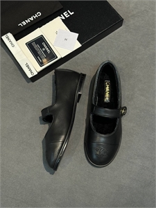 {{productViewItem.photos[photoViewList.activeNavIndex].Alt || productViewItem.photos[photoViewList.activeNavIndex].Description || 'Балетки CHANEL'}}