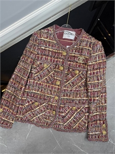 {{productViewItem.photos[photoViewList.activeNavIndex].Alt || productViewItem.photos[photoViewList.activeNavIndex].Description || 'Пиджак CHANEL'}}