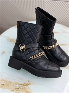 {{productViewItem.photos[photoViewList.activeNavIndex].Alt || productViewItem.photos[photoViewList.activeNavIndex].Description || 'Ботинки CHANEL'}}