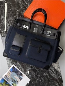 {{productViewItem.photos[photoViewList.activeNavIndex].Alt || productViewItem.photos[photoViewList.activeNavIndex].Description || 'Сумка HERMES'}}