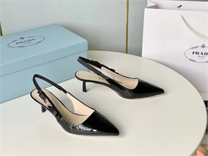 {{productViewItem.photos[photoViewList.activeNavIndex].Alt || productViewItem.photos[photoViewList.activeNavIndex].Description || 'Туфли PRADA'}}