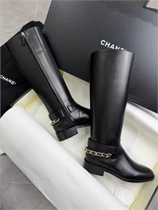 {{productViewItem.photos[photoViewList.activeNavIndex].Alt || productViewItem.photos[photoViewList.activeNavIndex].Description || 'Сапоги CHANEL'}}