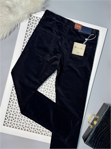 {{productViewItem.photos[photoViewList.activeNavIndex].Alt || productViewItem.photos[photoViewList.activeNavIndex].Description || 'Вельветовые брюки LORO PIANA'}}