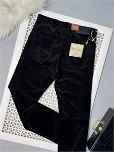 {{productViewItem.photos[photoViewList.activeNavIndex].Alt || productViewItem.photos[photoViewList.activeNavIndex].Description || 'Вельветовые брюки LORO PIANA'}}