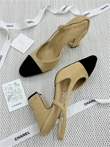 {{productViewItem.photos[photoViewList.activeNavIndex].Alt || productViewItem.photos[photoViewList.activeNavIndex].Description || 'Туфли CHANEL'}}