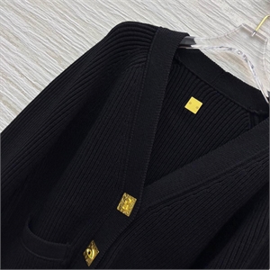 {{productViewItem.photos[photoViewList.activeNavIndex].Alt || productViewItem.photos[photoViewList.activeNavIndex].Description || 'Кардиган Schiaparelli'}}