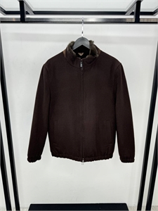 {{productViewItem.photos[photoViewList.activeNavIndex].Alt || productViewItem.photos[photoViewList.activeNavIndex].Description || 'Кашемировый бомбер LP'}}