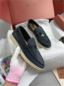 {{productViewItem.photos[photoViewList.activeNavIndex].Alt || productViewItem.photos[photoViewList.activeNavIndex].Description || 'Лоферы LORO PIANA'}}