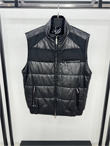 {{productViewItem.photos[photoViewList.activeNavIndex].Alt || productViewItem.photos[photoViewList.activeNavIndex].Description || 'Жилет SR со вставками кожи крокодила'}}