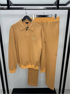 {{productViewItem.photos[photoViewList.activeNavIndex].Alt || productViewItem.photos[photoViewList.activeNavIndex].Description || 'Спортивный костюм LP'}}