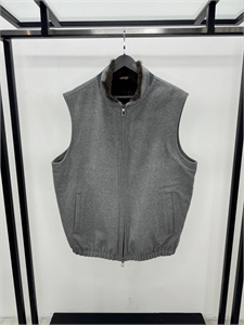 {{productViewItem.photos[photoViewList.activeNavIndex].Alt || productViewItem.photos[photoViewList.activeNavIndex].Description || 'Жилет LP'}}