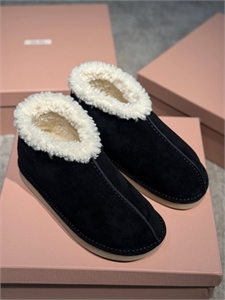 {{productViewItem.photos[photoViewList.activeNavIndex].Alt || productViewItem.photos[photoViewList.activeNavIndex].Description || 'Ботинки MIU MIU'}}