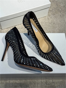 {{productViewItem.photos[photoViewList.activeNavIndex].Alt || productViewItem.photos[photoViewList.activeNavIndex].Description || 'Туфли Aquazzura'}}