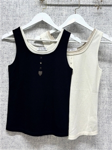 {{productViewItem.photos[photoViewList.activeNavIndex].Alt || productViewItem.photos[photoViewList.activeNavIndex].Description || 'Майка BRUNELLO CUCINELLI'}}