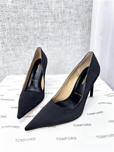 {{productViewItem.photos[photoViewList.activeNavIndex].Alt || productViewItem.photos[photoViewList.activeNavIndex].Description || 'Туфли TOM FORD'}}