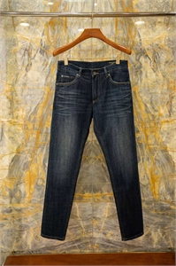 {{productViewItem.photos[photoViewList.activeNavIndex].Alt || productViewItem.photos[photoViewList.activeNavIndex].Description || 'Джинсы DG'}}