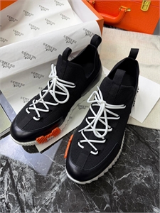 {{productViewItem.photos[photoViewList.activeNavIndex].Alt || productViewItem.photos[photoViewList.activeNavIndex].Description || 'Кроссовки HERMES'}}