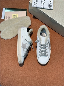 {{productViewItem.photos[photoViewList.activeNavIndex].Alt || productViewItem.photos[photoViewList.activeNavIndex].Description || 'Кеды GOLDEN GOOSE'}}