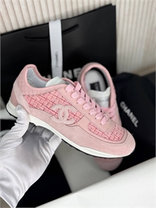 {{productViewItem.photos[photoViewList.activeNavIndex].Alt || productViewItem.photos[photoViewList.activeNavIndex].Description || 'Кроссовки CHANEL'}}